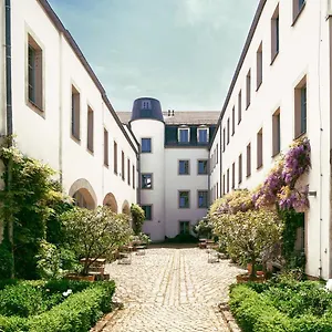 https://hofgarten-1824.dresdenhotels.net